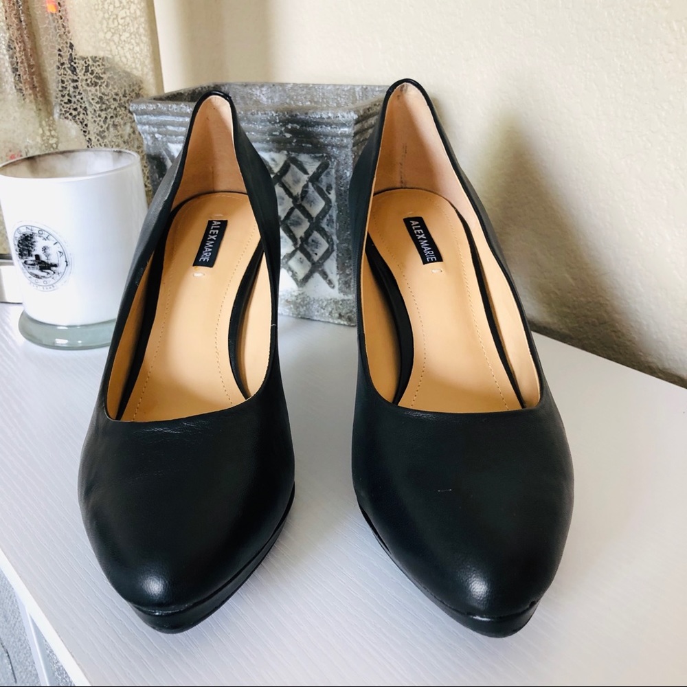 Alex Marie Black Closed-Toe Mallorie Pump